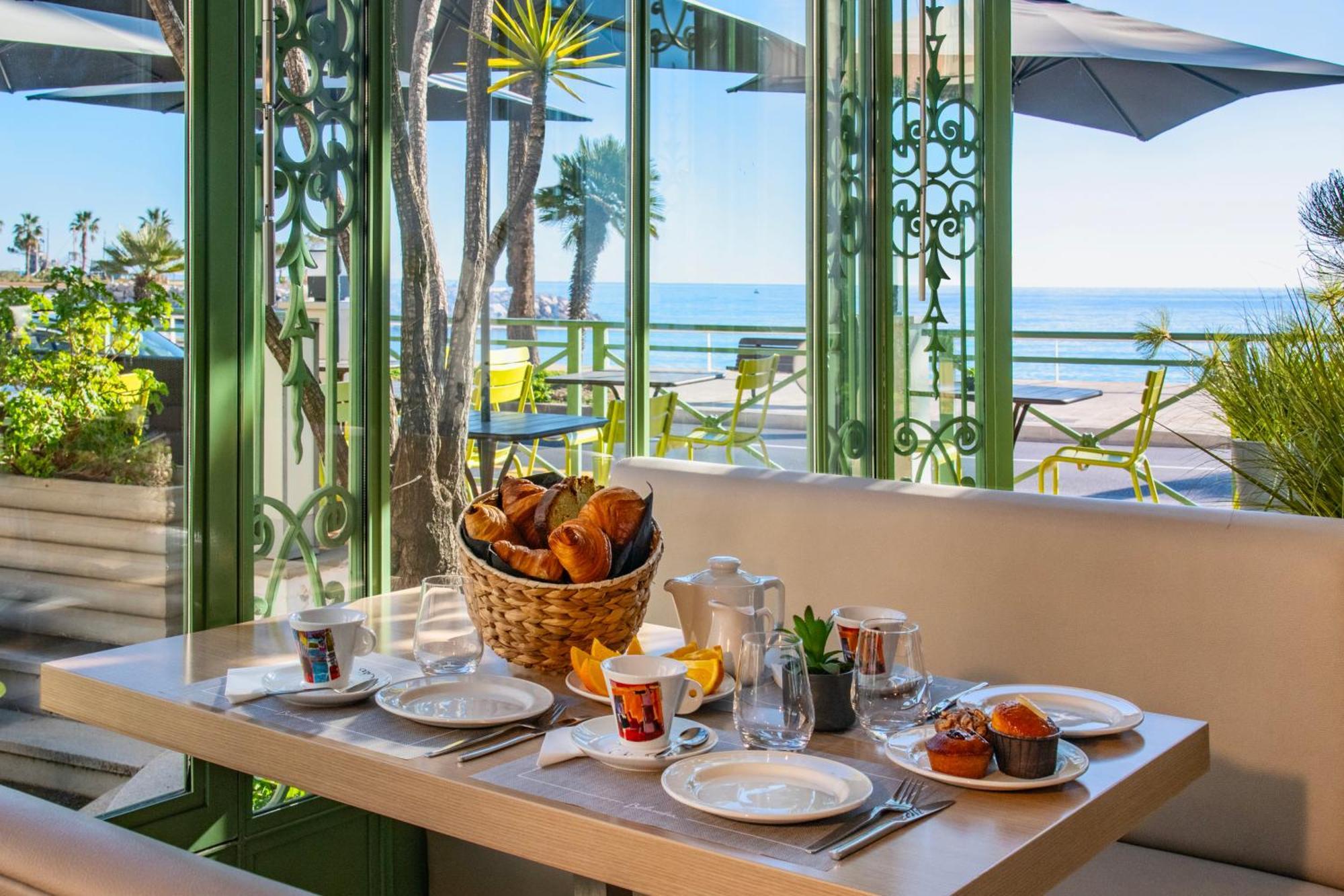 Hotel Vendome Menton - Reouverture Buitenkant foto