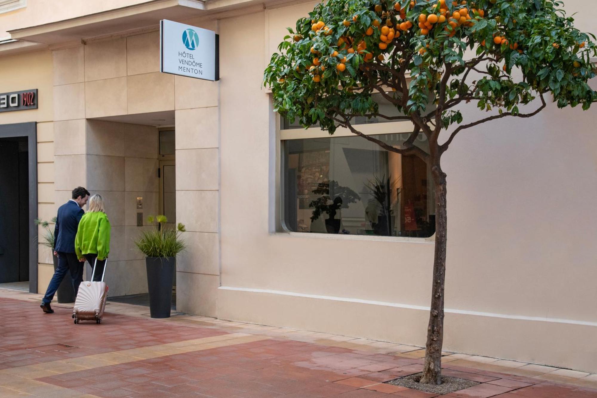 Hotel Vendome Menton - Reouverture Buitenkant foto