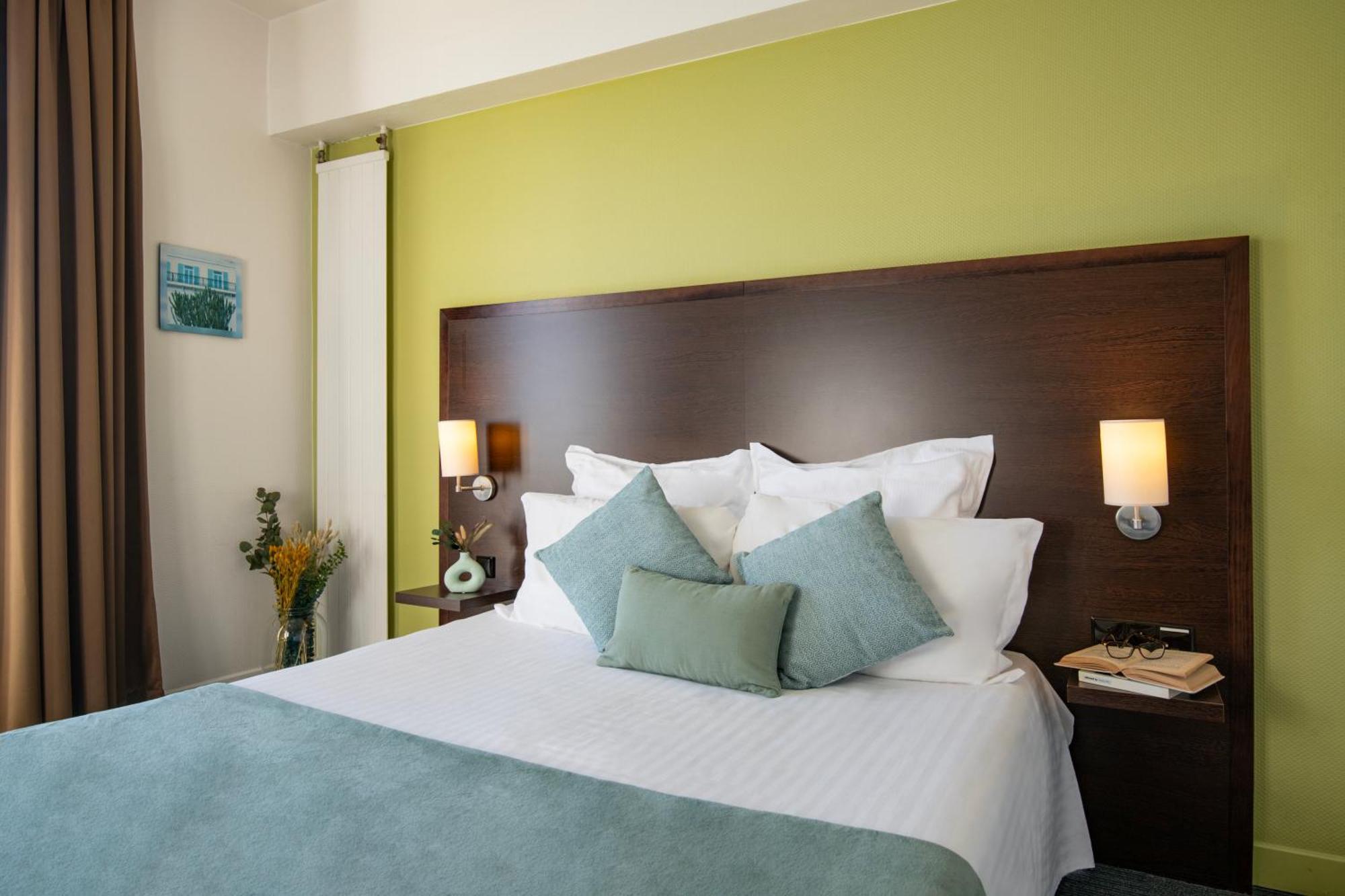 Hotel Vendome Menton - Reouverture Buitenkant foto