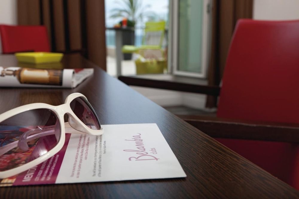 Hotel Vendome Menton - Reouverture Buitenkant foto